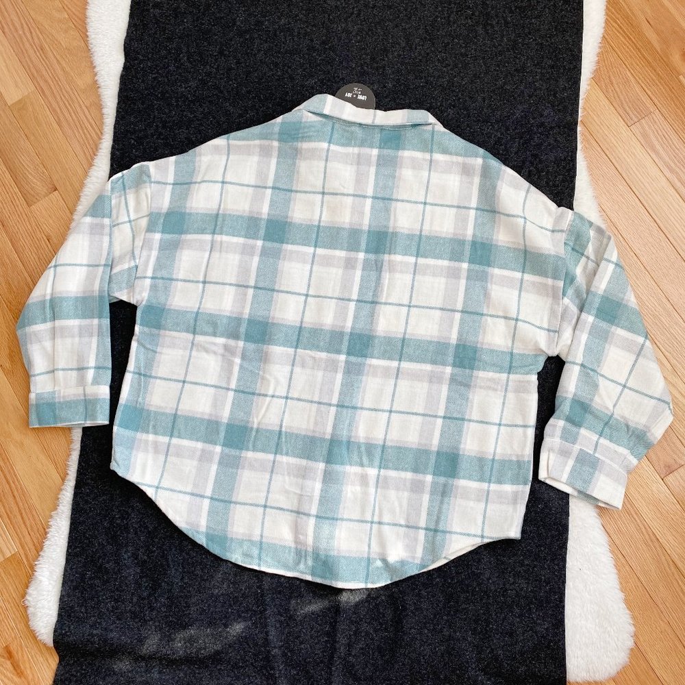 Women's Flannel Shirt Jacket, Button Dawn, Blue Plaid, Chest Pockets, Sz 2X /3X - Picture 2 of 12